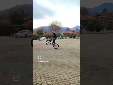 #bike #shorts #bmx #mtb #viral #enduro #extreme #sports #training #barspin #manual #youtubeshorts