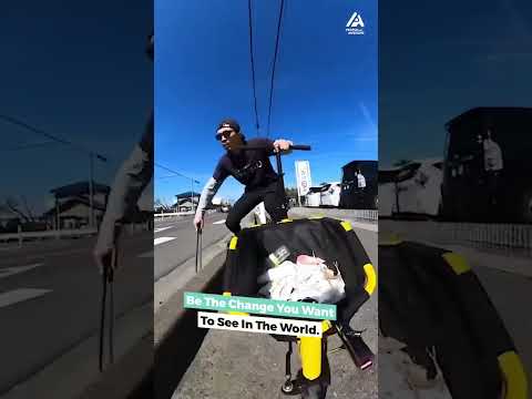 Guy Collects Garbage While Rollerblading | People Are Awesome #extremesports #rollerblading