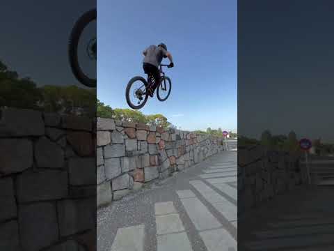 Cycling stunts #extreme #sports #cycling #shorts #stunt